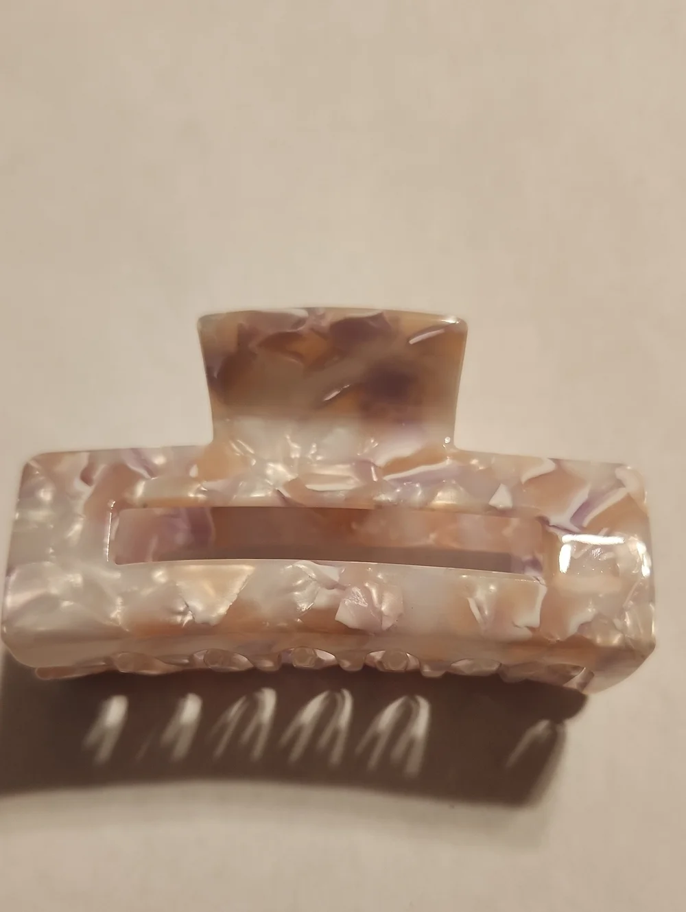 NWOT Lilac/Cream Acetate Hair Clip 3 inches